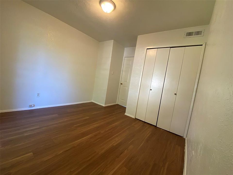 1st image of 5623 Wood Bend Dr