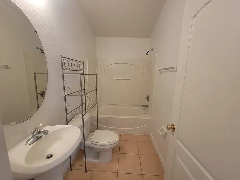 1432 Broken Oak Dr #31A — Photo 9