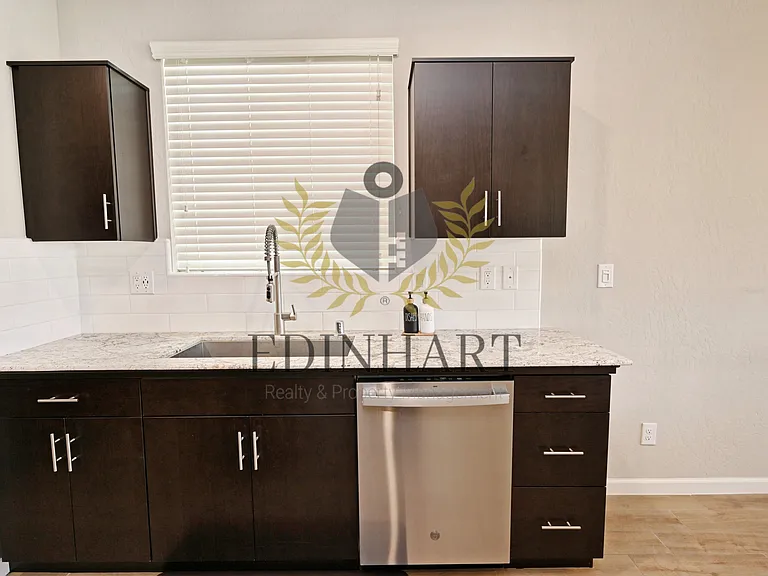 502 S Traverse Dr — Photo 5