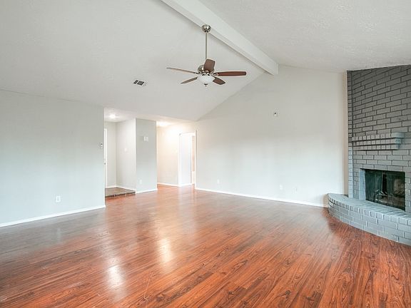 2nd image of 19806 Bellaw Woods Dr