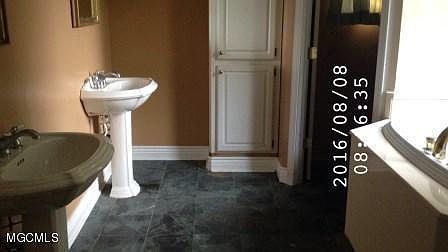 5th image of 3501 Montgomery Ln