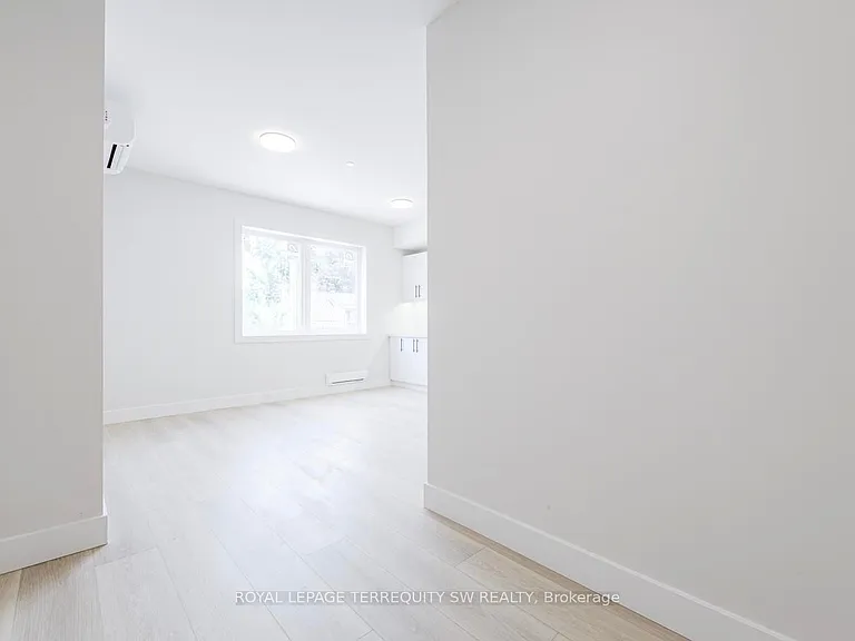 145 Clapperton St #204 — Photo 47