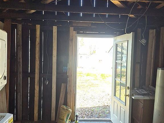 2nd image of 314 W Water St