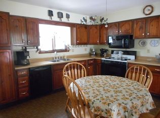 10915 Greenlee Rd, Waterford, PA 16441