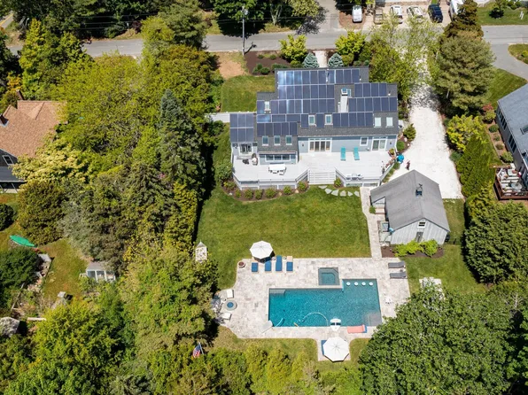 26 Chase Road, Falmouth, MA 02540