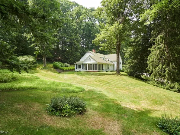 2801 Yellow Creek Rd, Akron, OH 44333