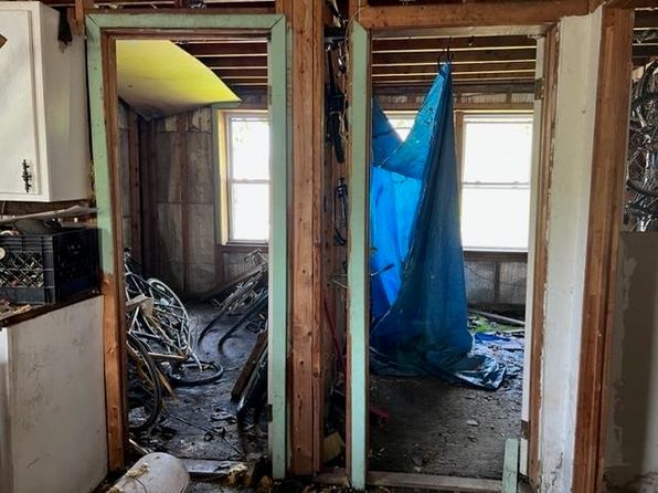 jersey-city-new-jersey-352314854 picture