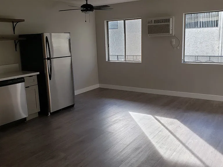 624 W Wilson Ave — Photo 6