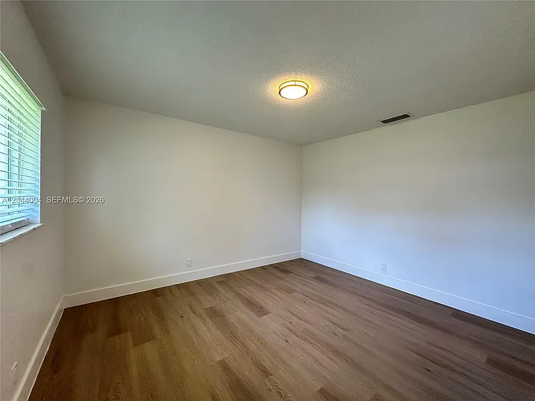 3700 NE 22nd Ave #4 — Photo 11