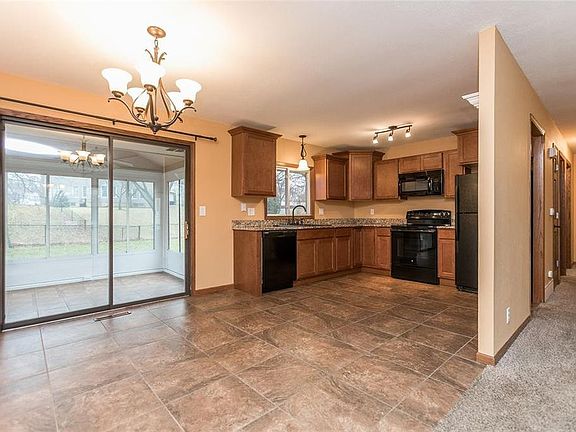 5th image of 6605 Brentwood Dr NE