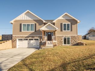 8523 Riverdale Rd, Plattsmouth, NE 68048