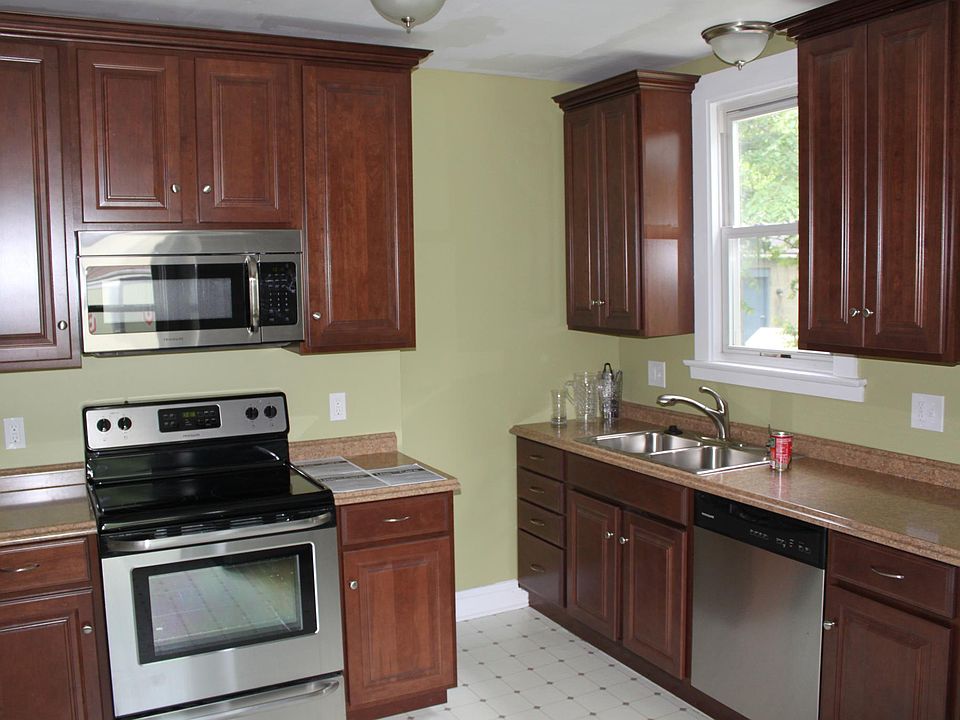 2nd image of 889 Gladden Rd