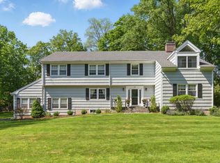 20 Winding Brook Ln, Stamford, CT 06902