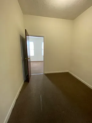 Rented by Concrete Jungle Realty | media 20