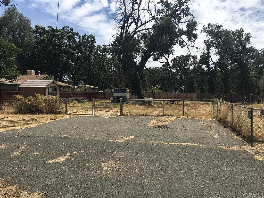 15465 Graham St photo 1