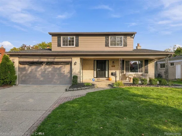 40112 Flagstaff Dr, Sterling Heights, MI 48313