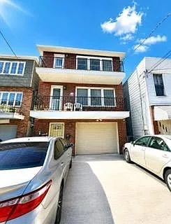3 bed, 2.0 bath, $3,200 — Photo 1