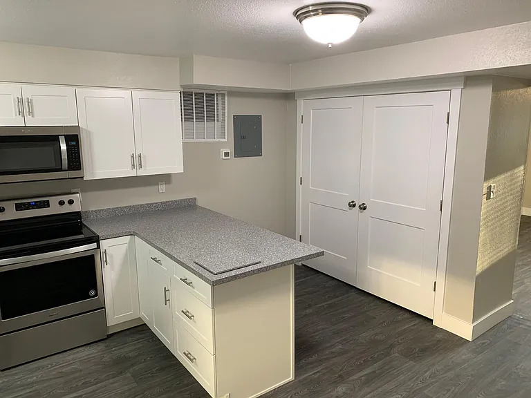216 N 350 E — Photo 2
