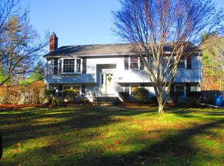 95 Deerfield Dr, Bridgewater, MA 02324