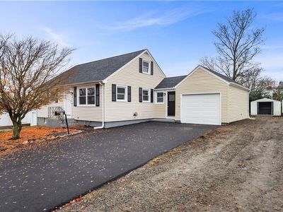 81 Kenyon Rd, Tiverton, RI, 02878