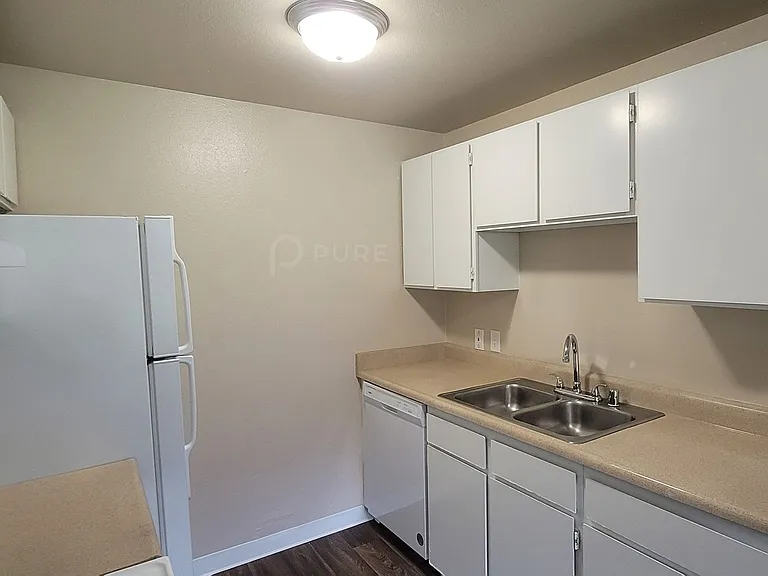 8602 S C St — Photo 2