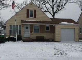 29126 Edgewood Dr, Willowick, OH 44095