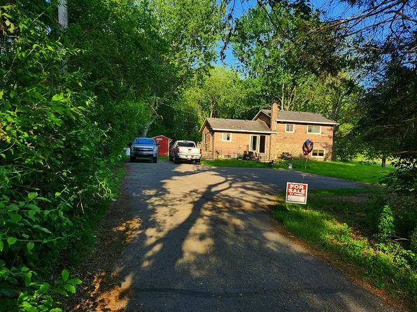 2071 S Milford Rd, Highland, MI 48357