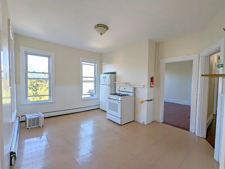 21 Thorndike St #2 — Photo 5