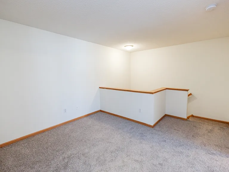 Oak Pointe Townhomes — Photo 24