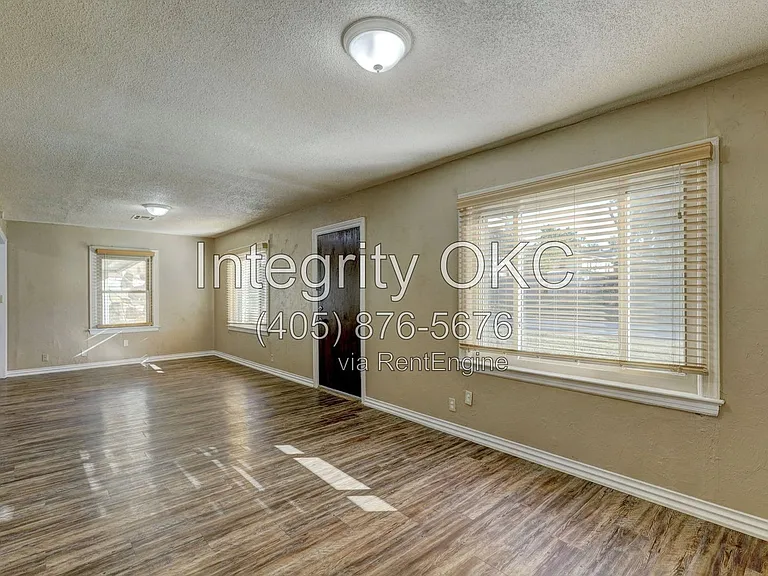 1713 N Page Ave — Photo 8