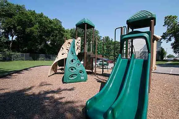 Whispering Oaks — Photo 22