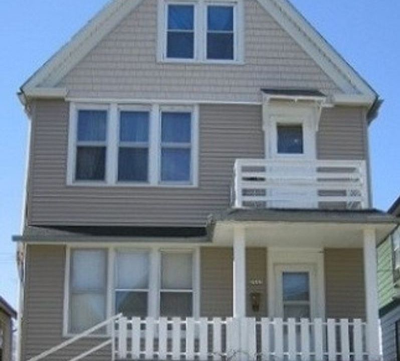 1st image of 2943 N Fratney St