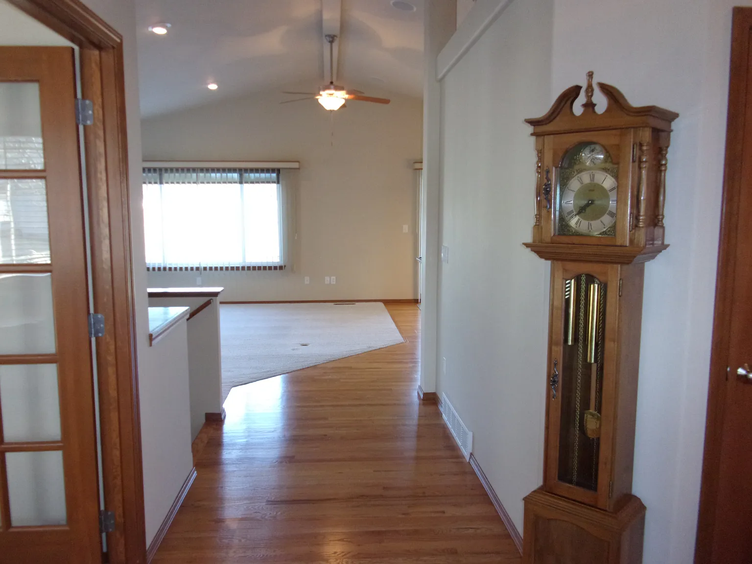 4 bed, 2.5 bath, 2852 sqft, $2,950 — Photo 3
