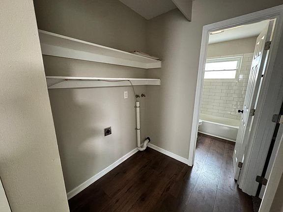 5th image of 3102 Huntington Dr