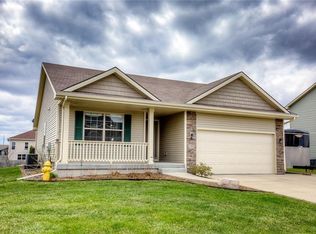 2411 White Oak Ln, Granger, IA 50109