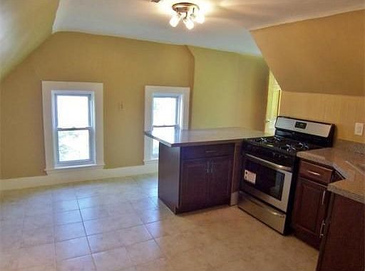 5th image of 42 Florence Ave