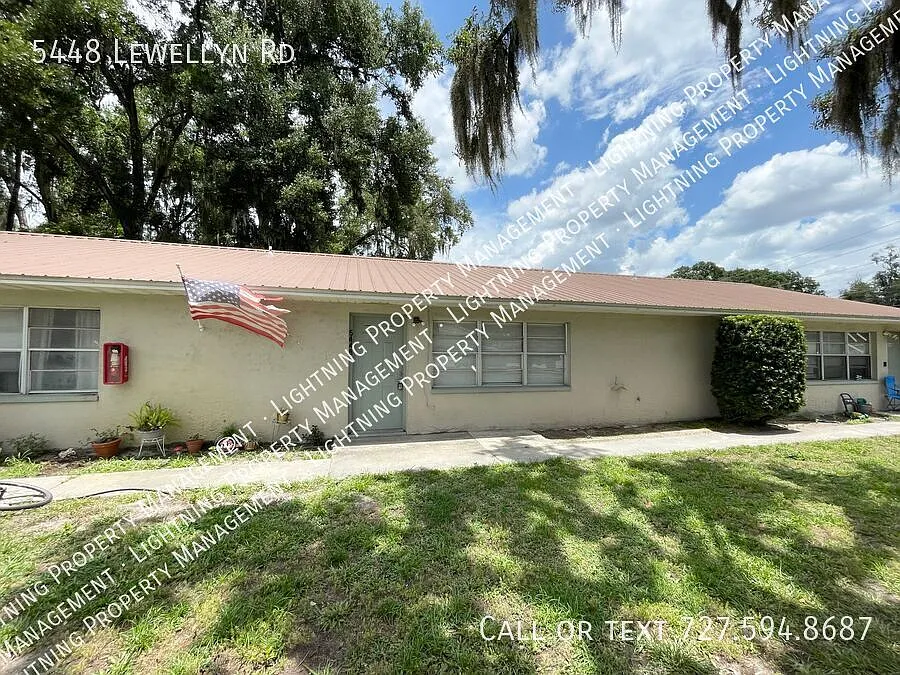 2 Bed renovated apartment in quiet location — Photo 2