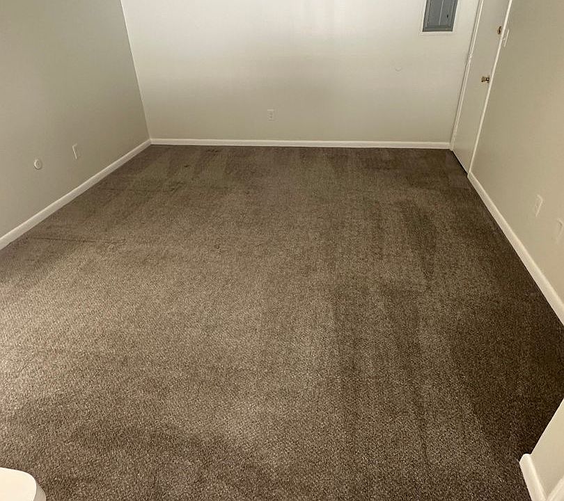 1st image of 61 Park Ave W #4