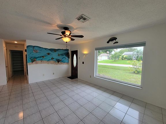 5th image of 532 NW Azine Avenue