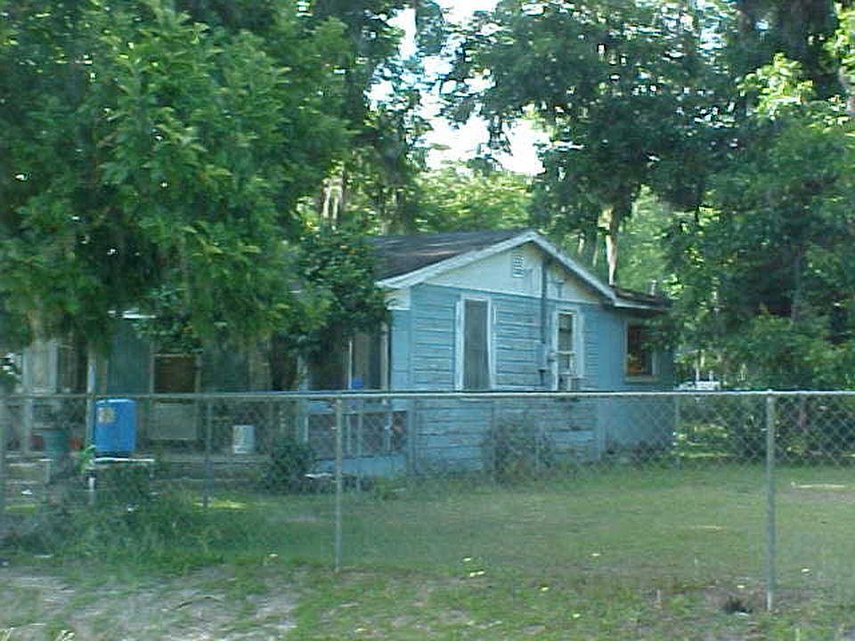 2nd image of 4073 Maple Rd