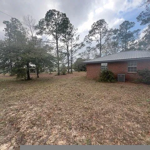 3 bed, 1600 sqft, $2,200 — Photo 4