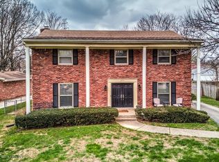 402 Bruner Hill Rd, Douglass Hills, KY 40243