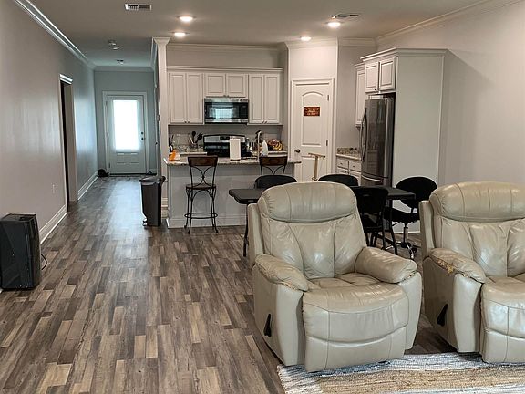 2nd image of 305 Swanson Dr