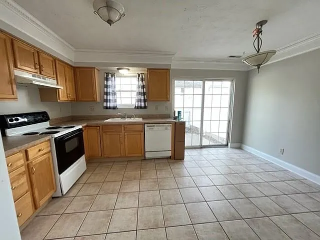 2 bed, 1.5 bath, 990 sqft, $1,350 — Photo 4