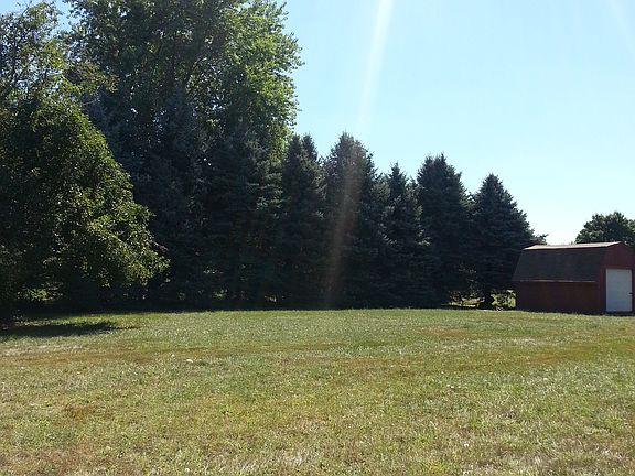 2nd image of 637 Yeagy Rd