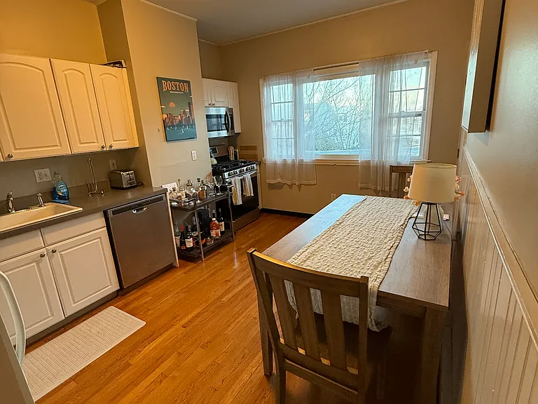 186 L St #3 — Photo 1