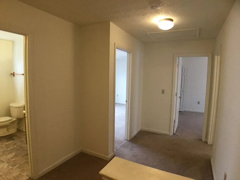 570 Kamran Dr — Photo 3