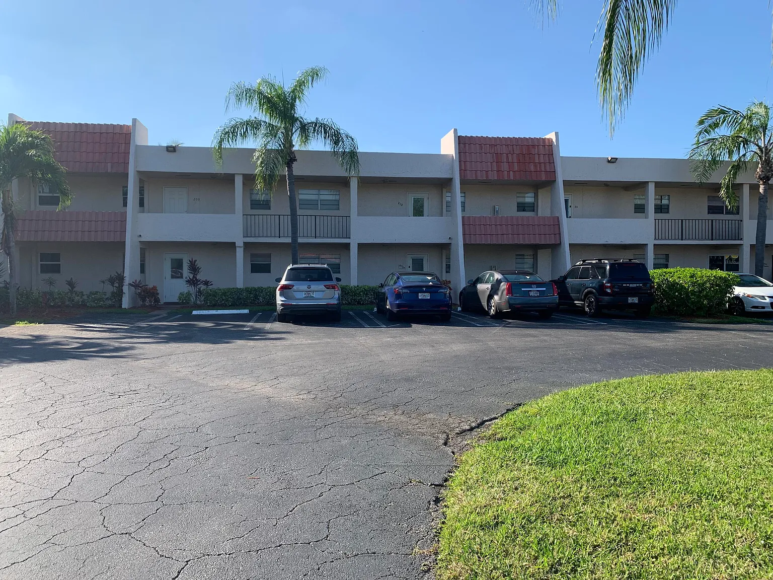 1 bed, 1.5 bath, 825 sqft, $1,850 — Photo 2