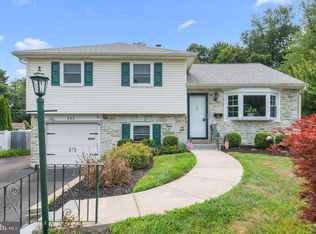 923 Carlin Dr, Southampton, PA 18966