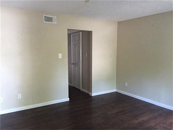 3rd image of 1509 Avenue L
